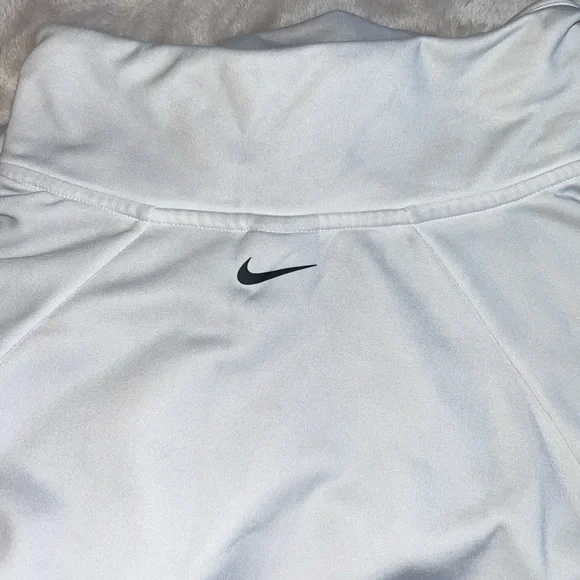 Nike 3/4 Zip Pull Over Sweatshirt - Picture 6 of 6